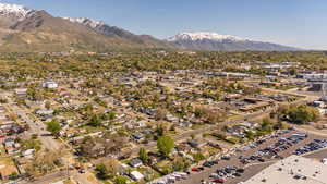 Aerial view with a mountain view