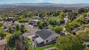 Aerial view with a residential view and a mountain view