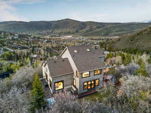 Drone / aerial view featuring a mountain view