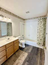 Full bathroom #2
