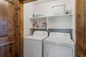 Laundry area with laundry area and independent washer and dryer