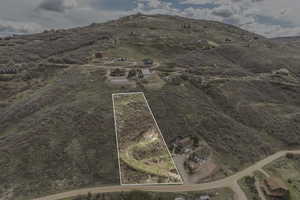 Aerial view with a mountain view