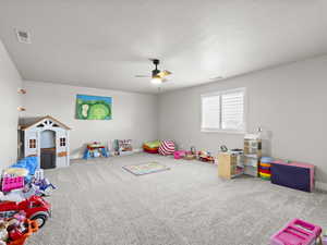 Bedroom or play room on level 2