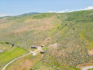 Aerial view with a mountain view