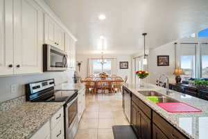 Photo 11 of 125 E CHRISTLEY LN