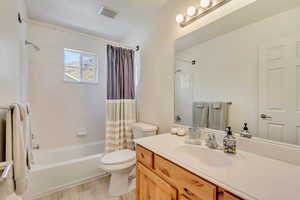 Updated full bathroom