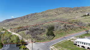 Drone / aerial view featuring a mountain view