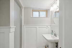 Photo 28 of 1704 E HERBERT AVE