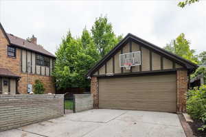 Photo 33 of 1704 E HERBERT AVE