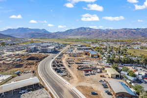 Aerial view with a mountain view
