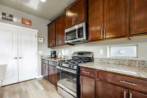 Photo 13 of 1096 S MEADOW WALK DR