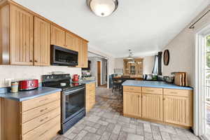 Photo 11 of 1435  VALERIE DR