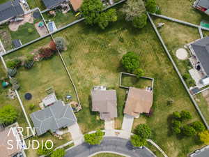Birds eye view of property featuring a residential view