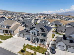 Bird's eye view featuring a mountain view and a residential view