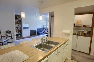 Photo 9 of 1091  COUNTRY HILLS DR #306