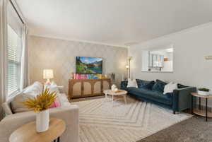 Photo 4 of 403 E CULROSS LN