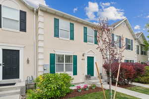 Photo 1 of 403 E CULROSS LN