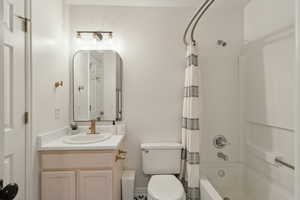 Photo 13 of 403 E CULROSS LN