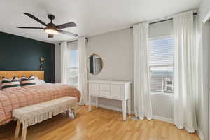 Photo 11 of 403 E CULROSS LN