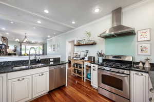 Photo 10 of 518 E 9TH AVE