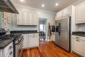 Photo 11 of 518 E 9TH AVE