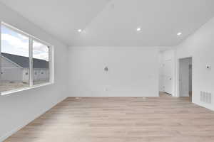 Picture of a Model Ponderosa. Not of current listing.