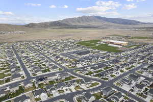 Aerial view of property's location with mountains