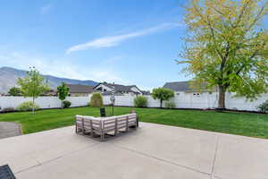 View of patio / terrace featuring a mountain view