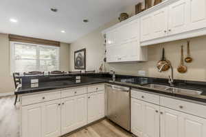 Photo 7 of 121  DALY AVE