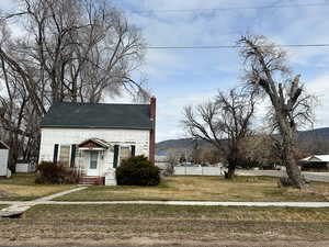 Photo 1 of 487 E 200 N