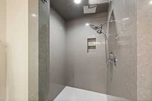 Photo 36 of 1728  WHISPERING OAKS DR