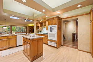 Photo 17 of 1728  WHISPERING OAKS DR
