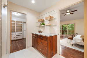 Photo 37 of 1728  WHISPERING OAKS DR