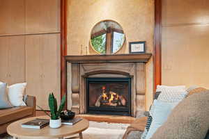 Photo 11 of 1728  WHISPERING OAKS DR