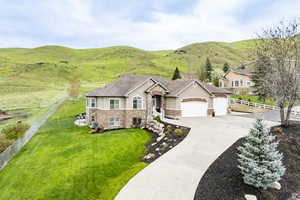 Photo 2 of 4248 N SEGO LILY RD