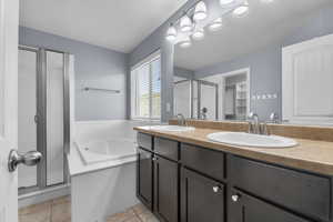Primary Bathroom - en suite