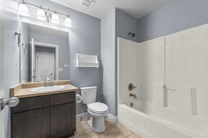 Upstairs - shared bathroom