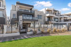 View of apartment building / complex