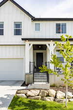 Photo 2 of 1364 E TALBOT DR