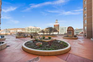 the Parc at Gateway common area plaza