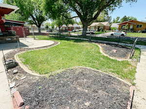 View of yard with a residential view
