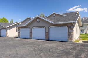 Detached Garage