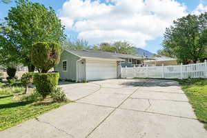 Photo 43 of 2694 E BENGAL BLVD