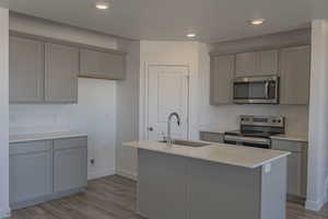 (Photo of like floorplan with similar finishes, options & finishes may vary)