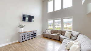 Photo 4 of 1066 N CHRISTLEY LN