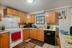 Downstairs kitchen perfect for separate living