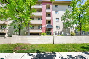 View of apartment building / complex