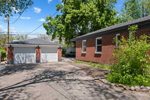Photo 30 of 1426  23RD ST
