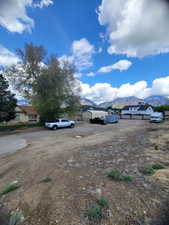View of yard featuring a mountain view