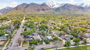 Aerial view featuring a residential view and a mountain view